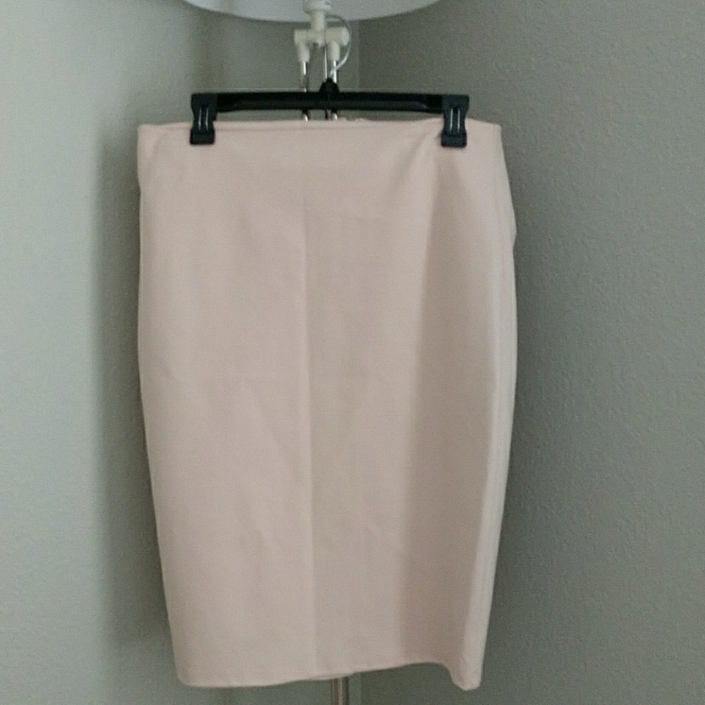 Salmon pink pencil skirt